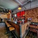 Classy And Newly Renovated Studio In Observatory