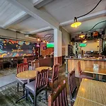 Classy And Newly Renovated Studio In Observatory
