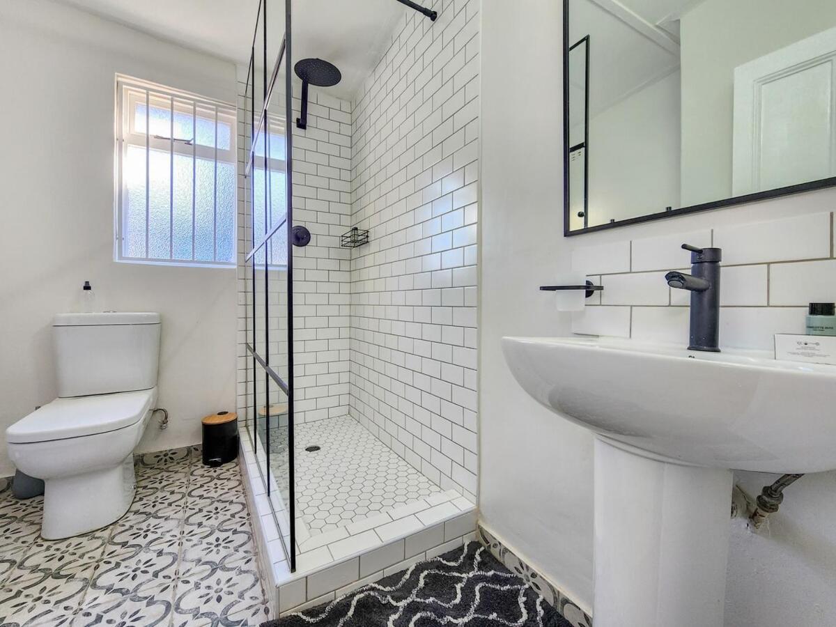 Classy And Newly Renovated In Observatory Le Cap
